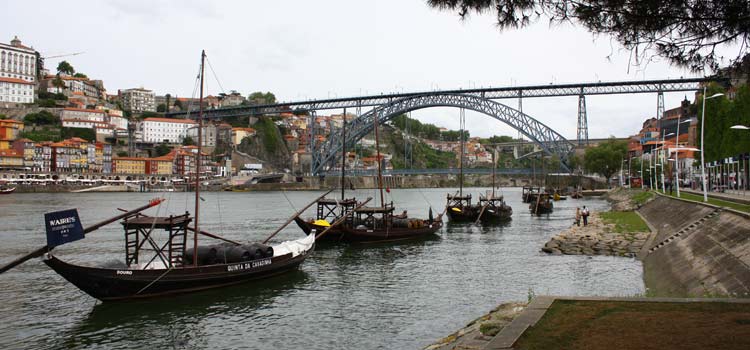 Brücke Dom Luís I in Porto